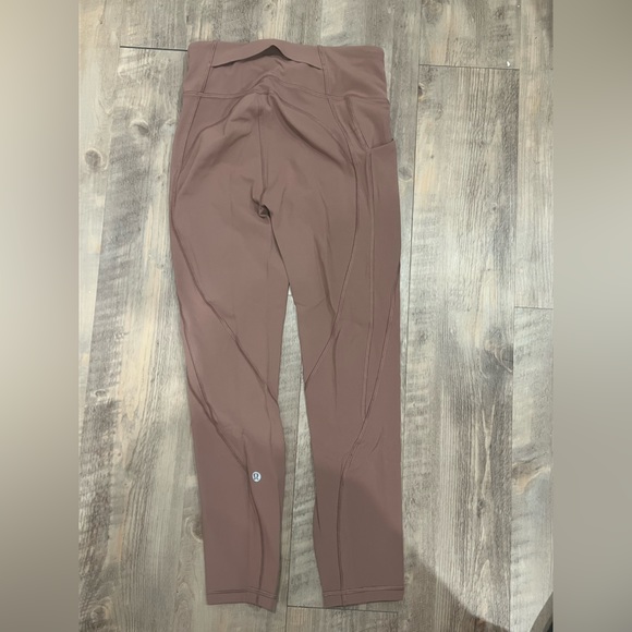 Lululemon Time to Sweat 23’ light pink/rose colour size 4 - Picture 3 of 3